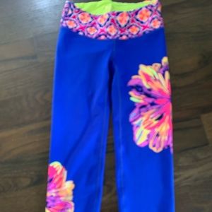 Lilly Pulitzer Girls size XXS royal blue with floral leggings. Luxletic fabric